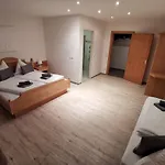 Апартаменти Gaestehaus Amade