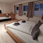 Gaestehaus Amade Апартаменти Флахау