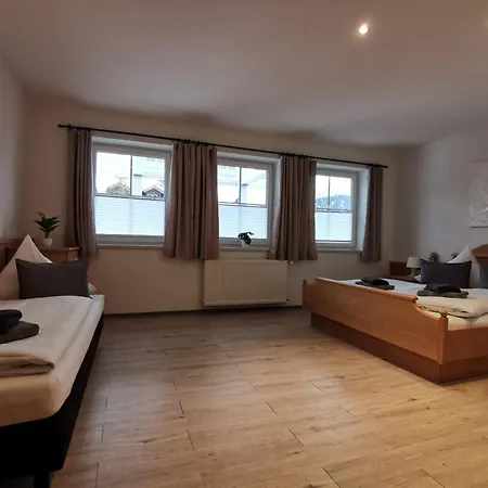 아파트 Gaestehaus Amade 플라차우